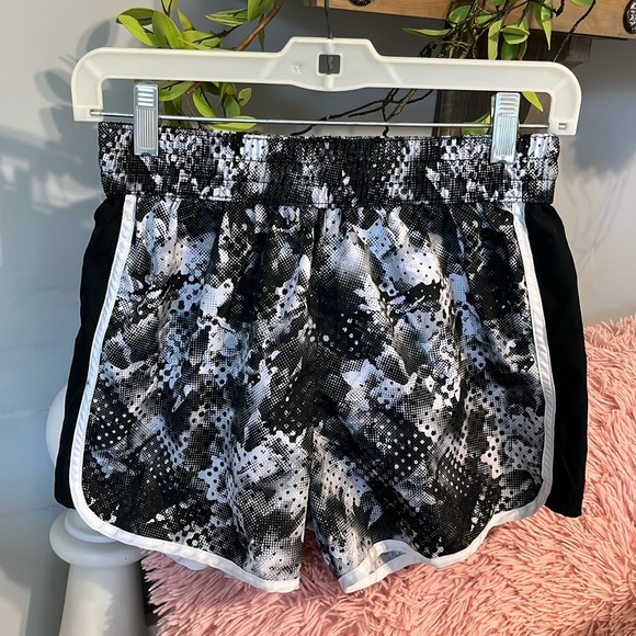 Running Athletic Shorts Black Print - Picture 10 of 10